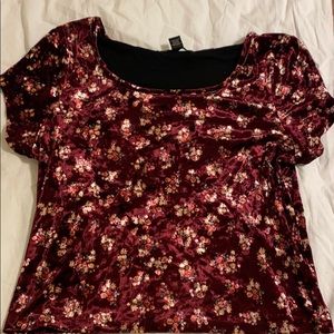 Floral velvet top